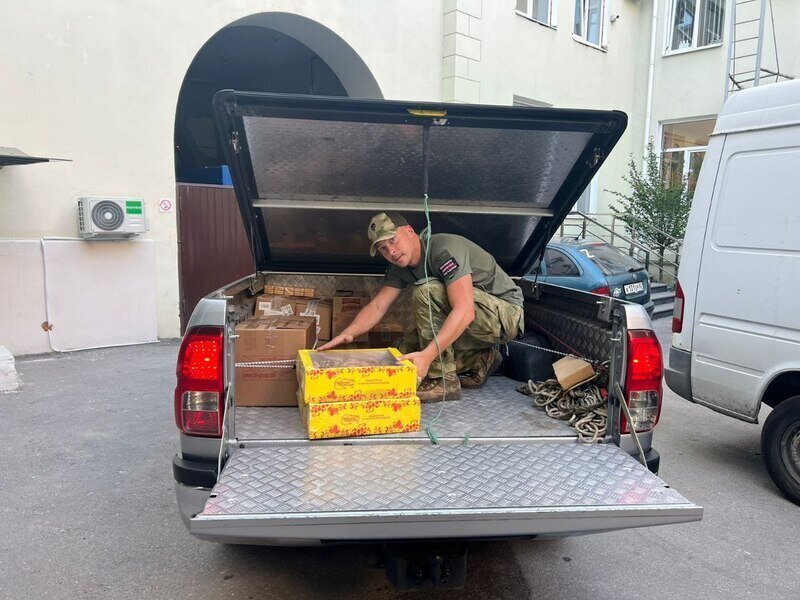 Военная техника и провизия: жители Ялты отправили бойцам СВО большую партию  гумпомощи