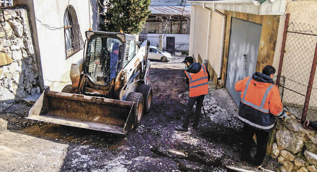 Дороги на Южном берегу Крыма отремонтируют за 50 миллионов рублей