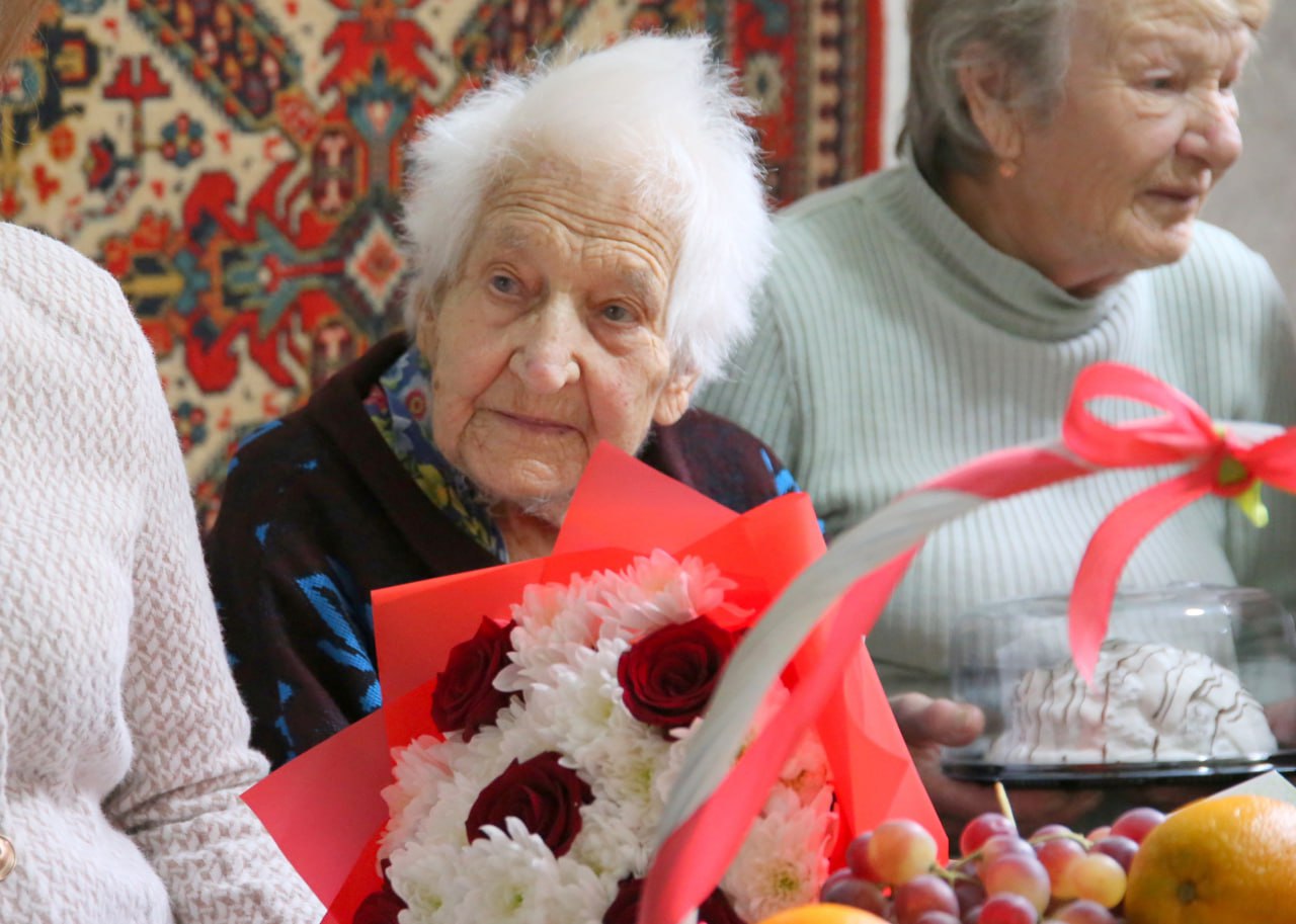 Путин поздравил ветерана из Бахчисарая Елизавету Ковешникову с 99-й днём рождения