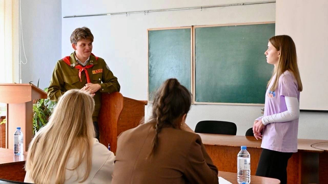 120 студентов прошли обучение для работы вожатыми в детских лагерях Крыма