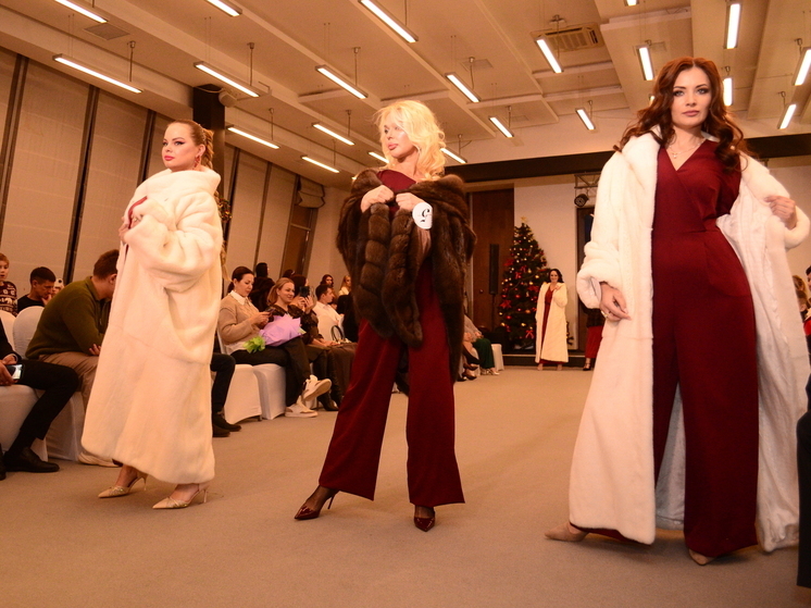 Дизайнер из Крыма рассказала о патриотических цветах в одежде