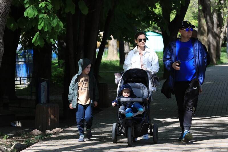 И добытчик, и нянька: какую роль выполняют мужчины в современном мире