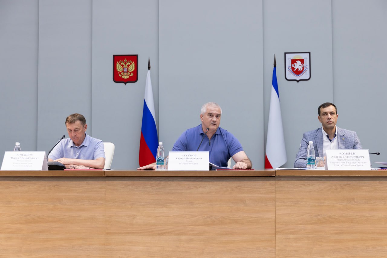 «Нужно упростить жизнь крымчанам, а не усложнять»: Аксёнов раскритиковал работу глав администраций и пригрозил увольнениями за обман