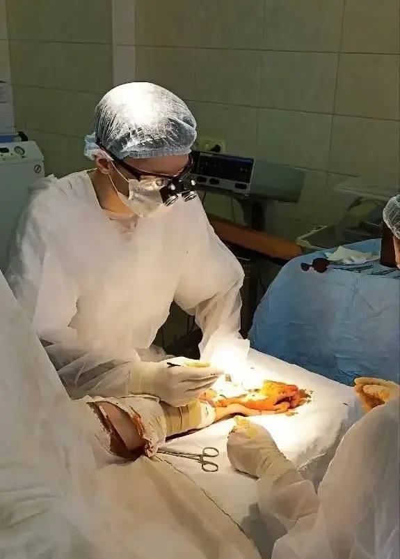 В симферопольской больнице начали проводить операции по реплантации пальцев и кистей рук