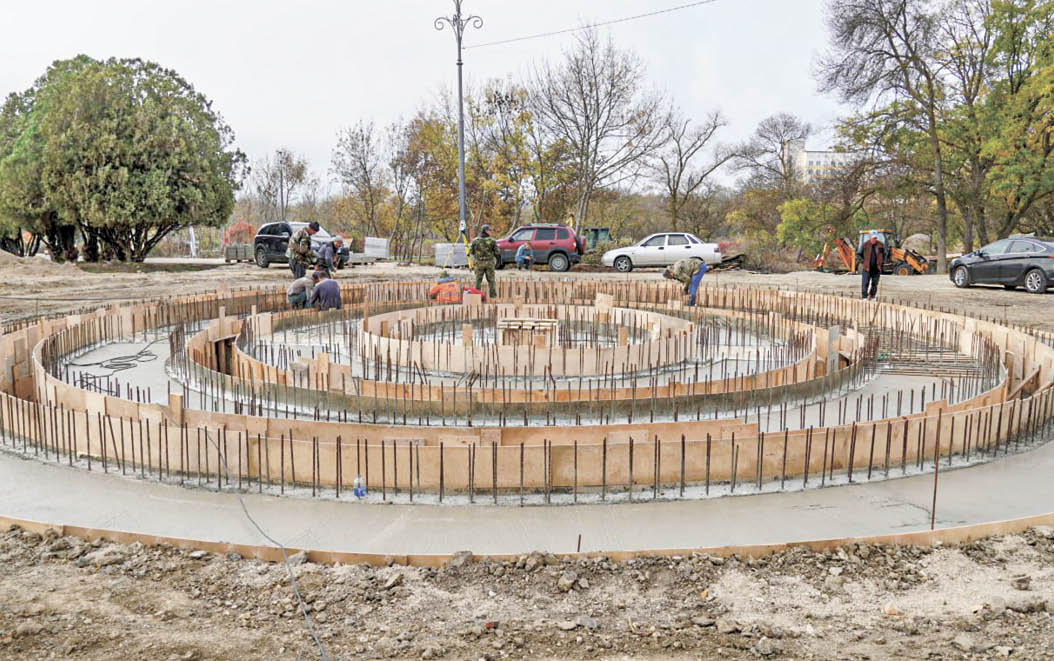 Фонтан и малые архитектурные формы: как благоустраивают парк им. Войкова в Керчи