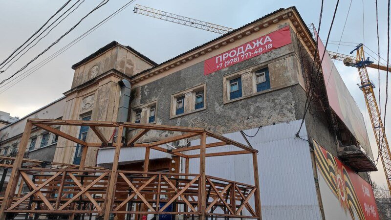 Старина за 115 миллионов: в Симферополе выставили на продажу здание знаменитой бани №1