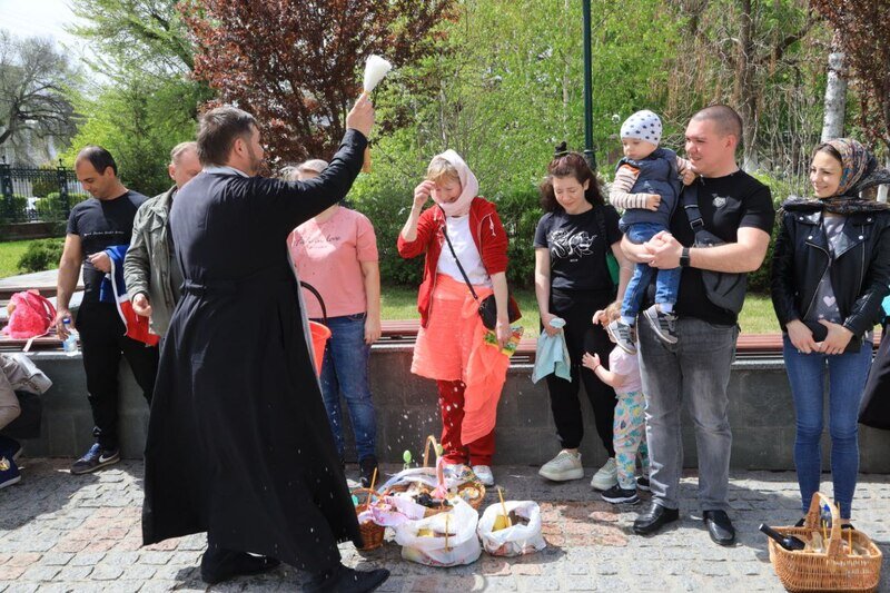 Пасха в Симферополе: график работы общественного транспорта и время  богослужений