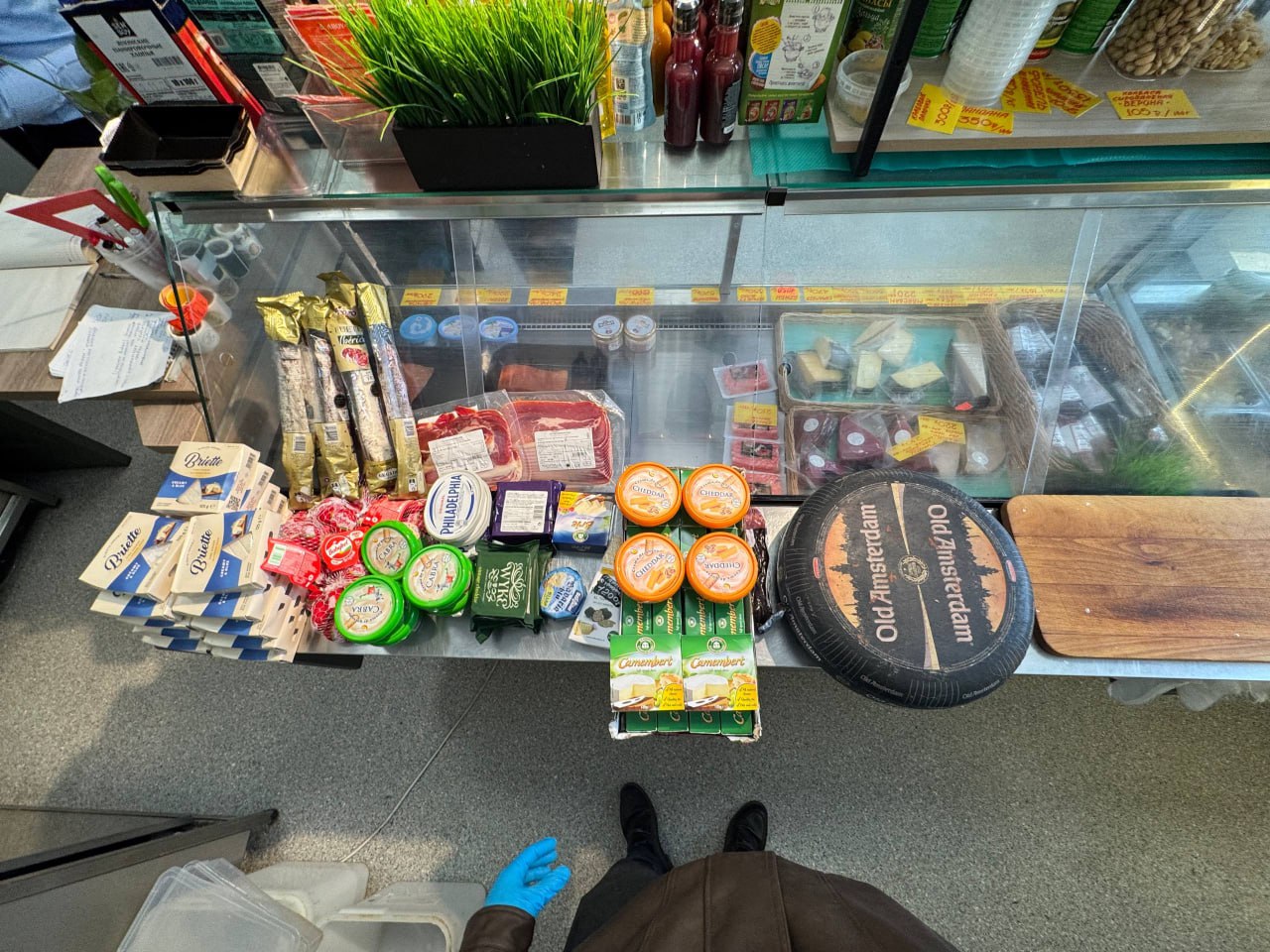 В крымском магазине обнаружили 20 кг санкционных продуктов