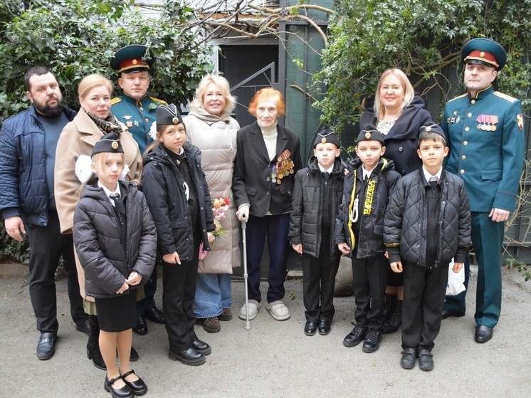 Авиатор и чекист: ветерана Великой Отечественной войны из Ялты Марию Катаеву поздравили с Днём защитника Отечества