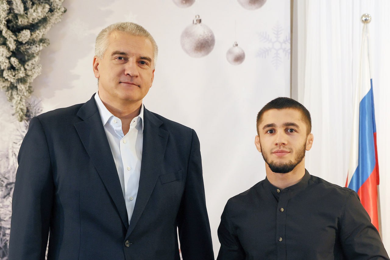 Сергей Аксёнов поздравил крымского борца с победой на чемпионате Европы