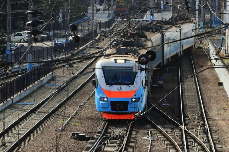 Пьяный крымчанин попал под электропоезд между станциями Почтовая – Самохвалово