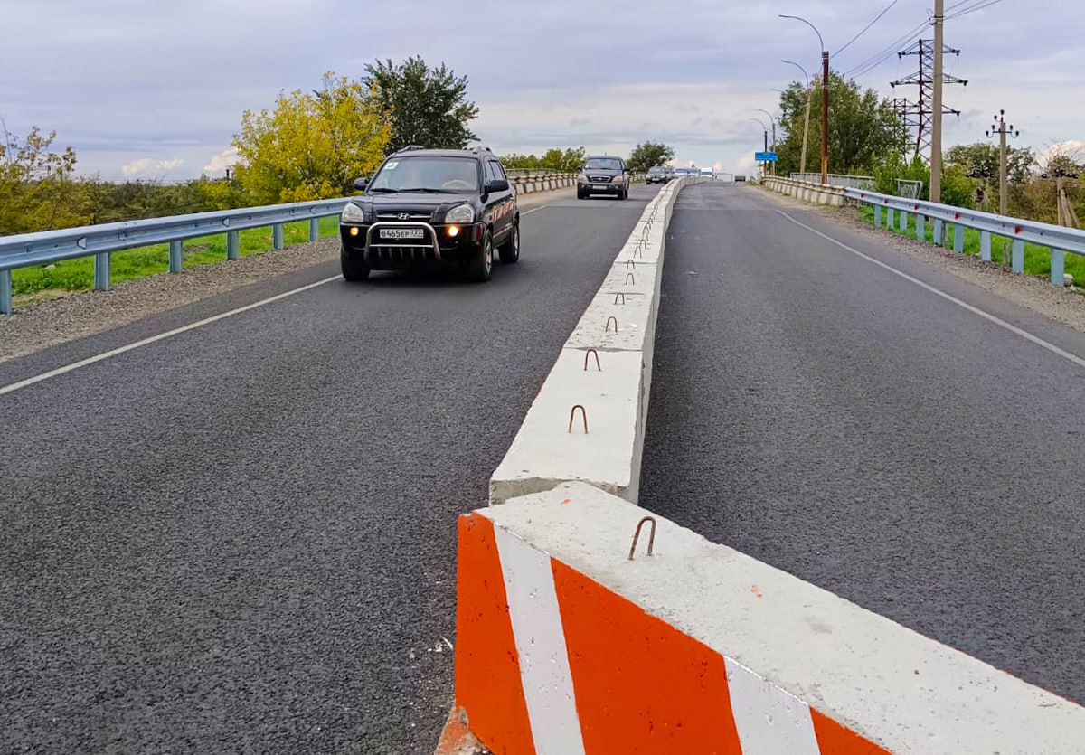На мосту в Красногвардейском районе открыли реверсивное движение для легкового автотранспорта