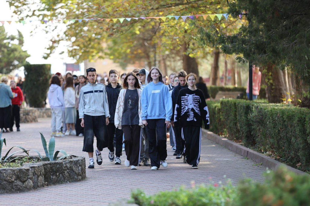 В каких сферах чаще всего работают крымские школьники и студенты