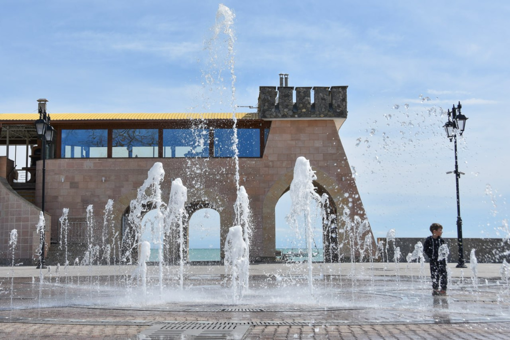 Крымский город вошёл в топ-10 направлений для длительного отдыха в апреле 2026 