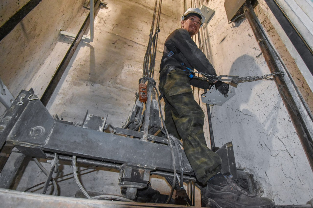 В Крыму заменят свыше 3,7 тысяч единиц лифтового оборудования