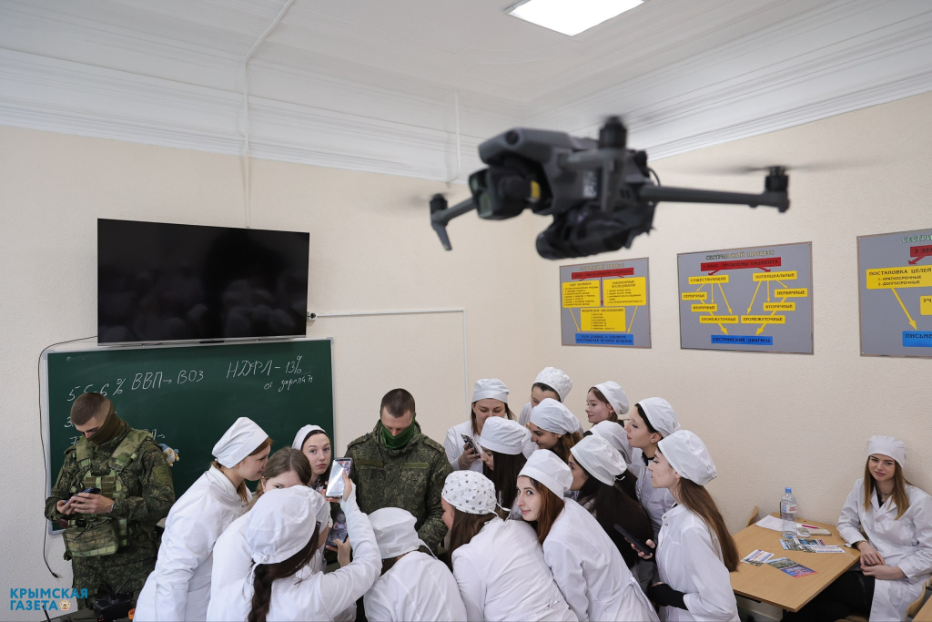 В Ялте для студентов провели обучающие занятия по работе с БПЛА