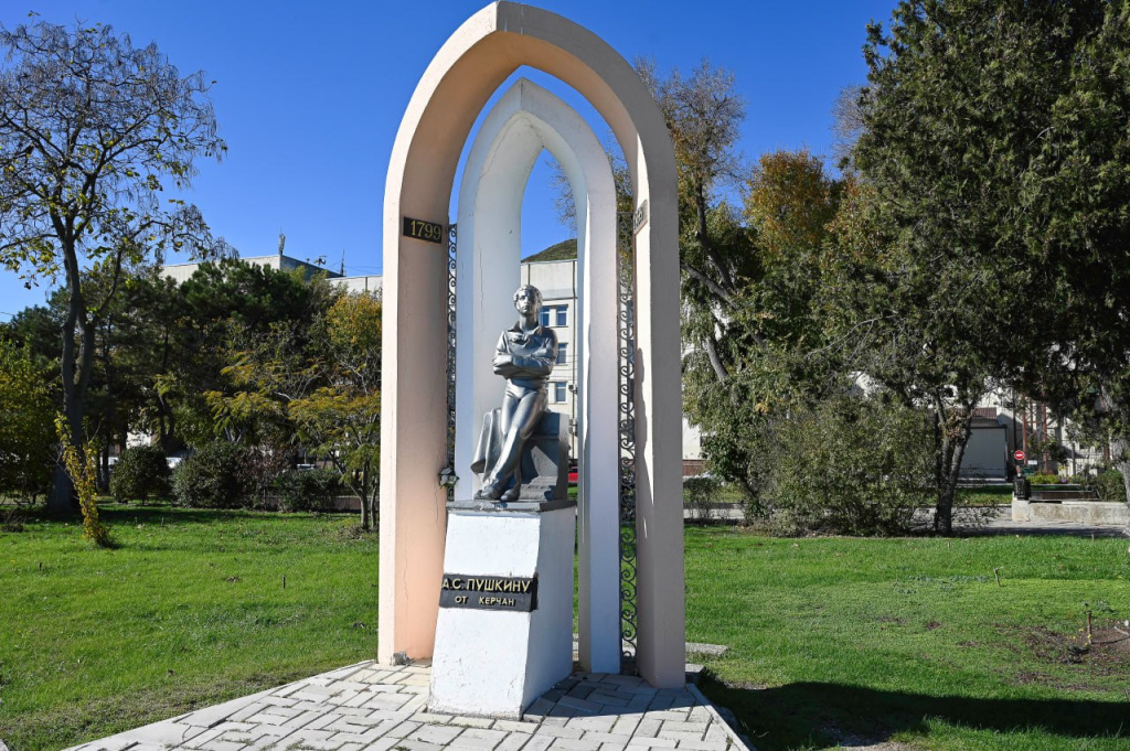 Краевед опроверг историю о влиянии симферопольского дуба на творчество Пушкина