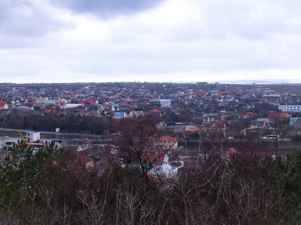Время есть, но нужно торопиться: отнимут ли у крымчан земельные участки из-за мусора и сорняков 