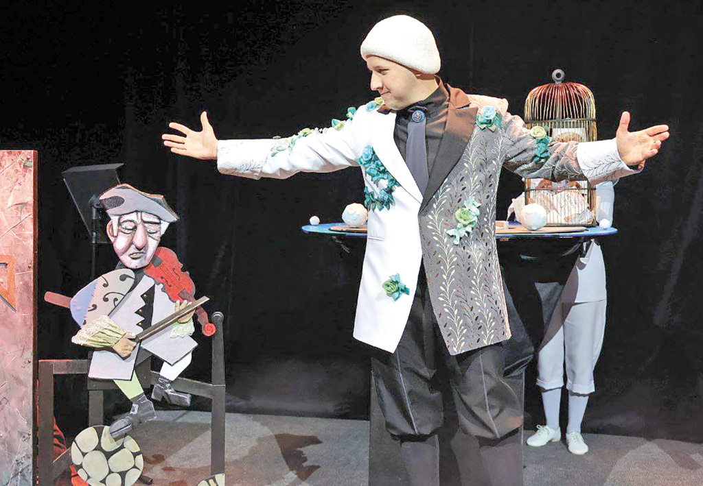 Михаил Гладчук 7театр.jpg