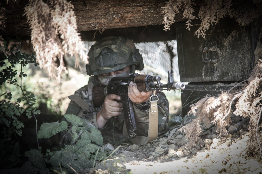 Крымчан приглашают на службу по контракту