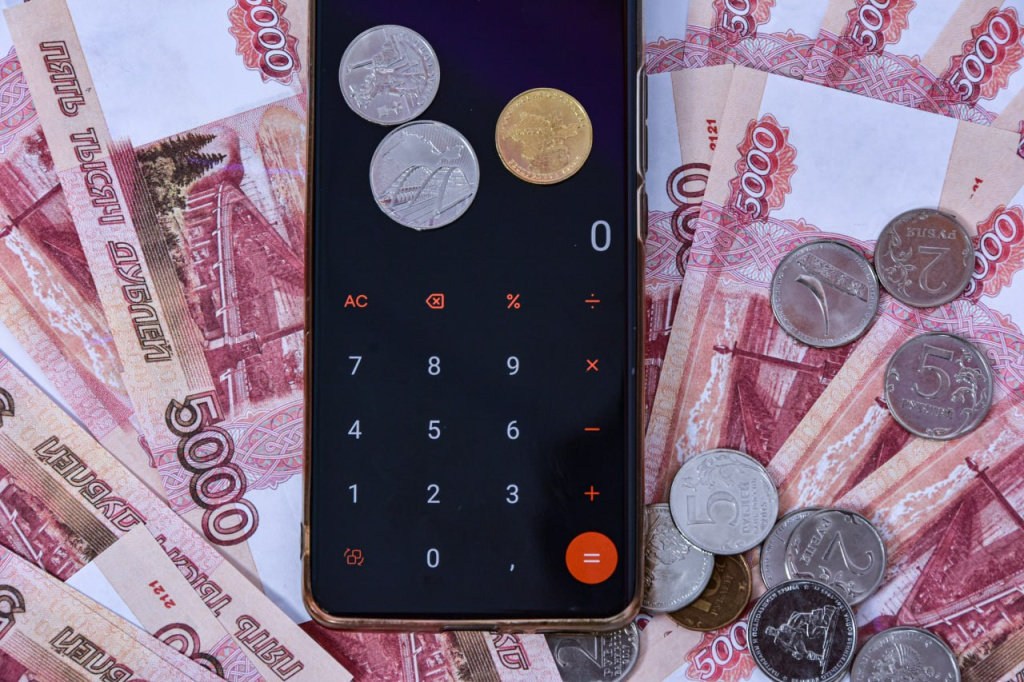 68-летняя жительница Крыма перевела лжепродавцу полмиллиона рублей за автомобиль с доставкой из Европы