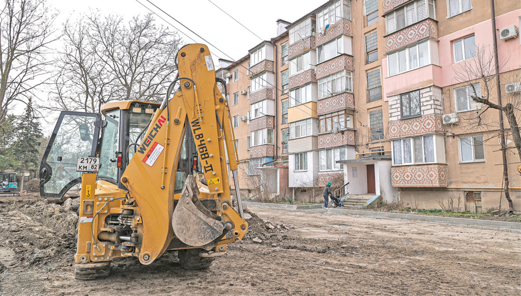 Михаил Гладчук/Полным ходом идут работы по благоустройству дворов МКД. Михаил Гладчук