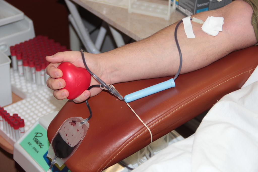 Почти шесть тысяч крымчан являются почётными донорами крови