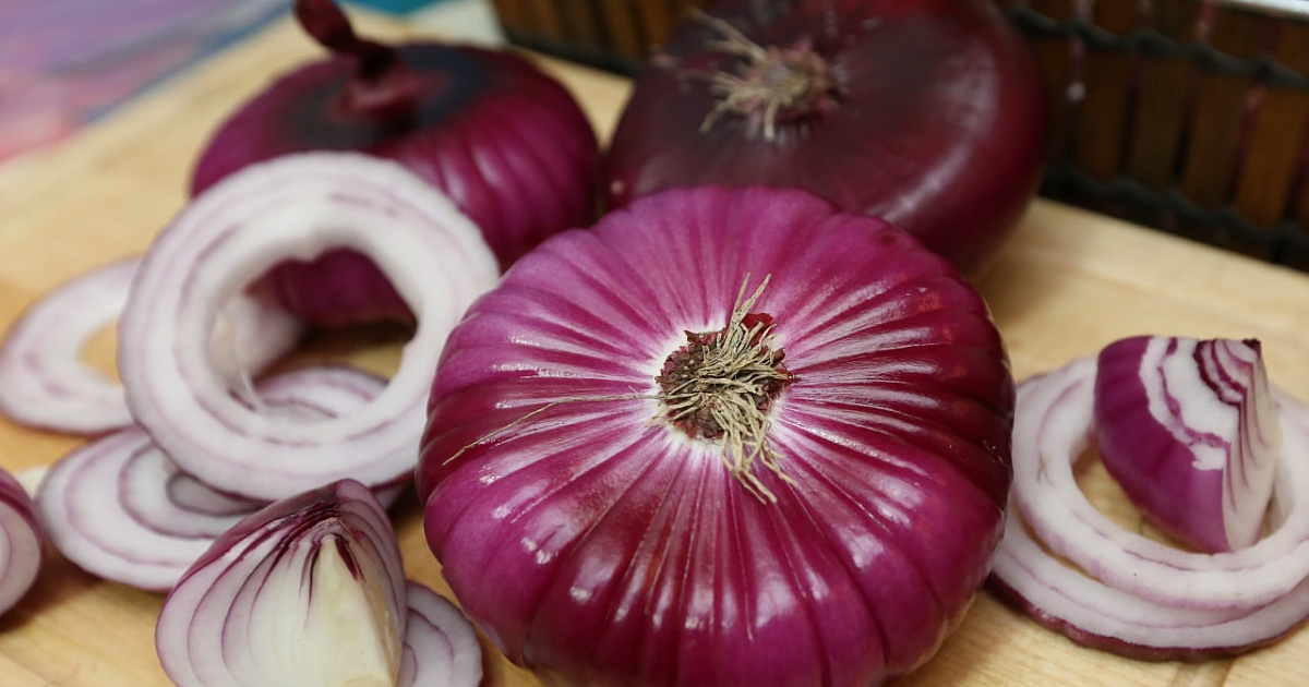 Почему лук растёт слоями, чем опасны грязевые вулканы и кто живёт в ...